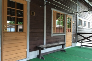 クラブハウス更衣室入り口側